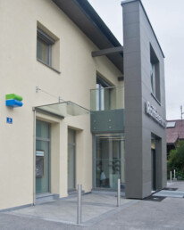 Glasvordach Referenz Bank