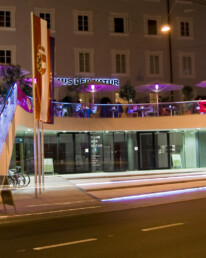 Glasfassade Haus der Natur Salzburg