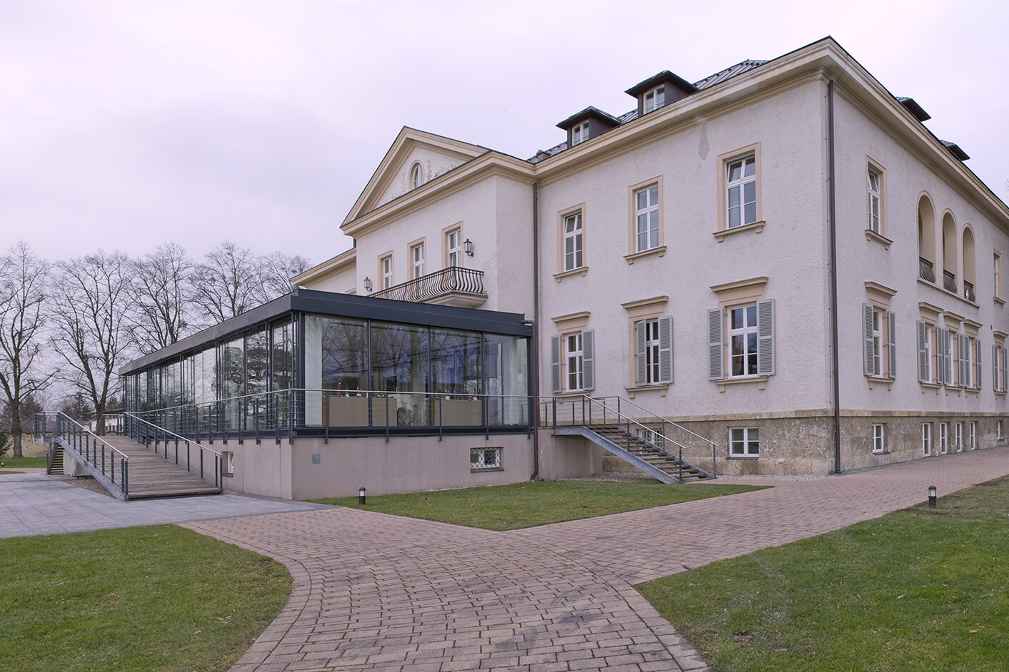 Aussenfassade Kavalierhaus Salzburg - Glaserei