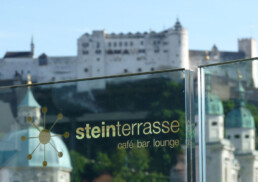 Steinterrasse Salzburg Glasscheibe