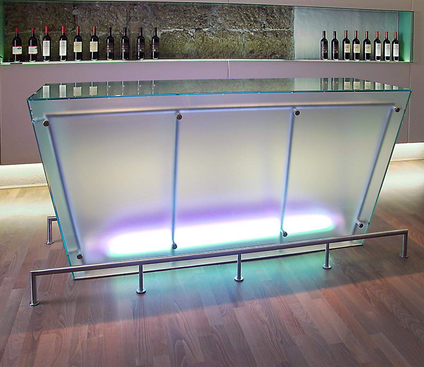 beleuchtete glasbar hypobank - glaserei