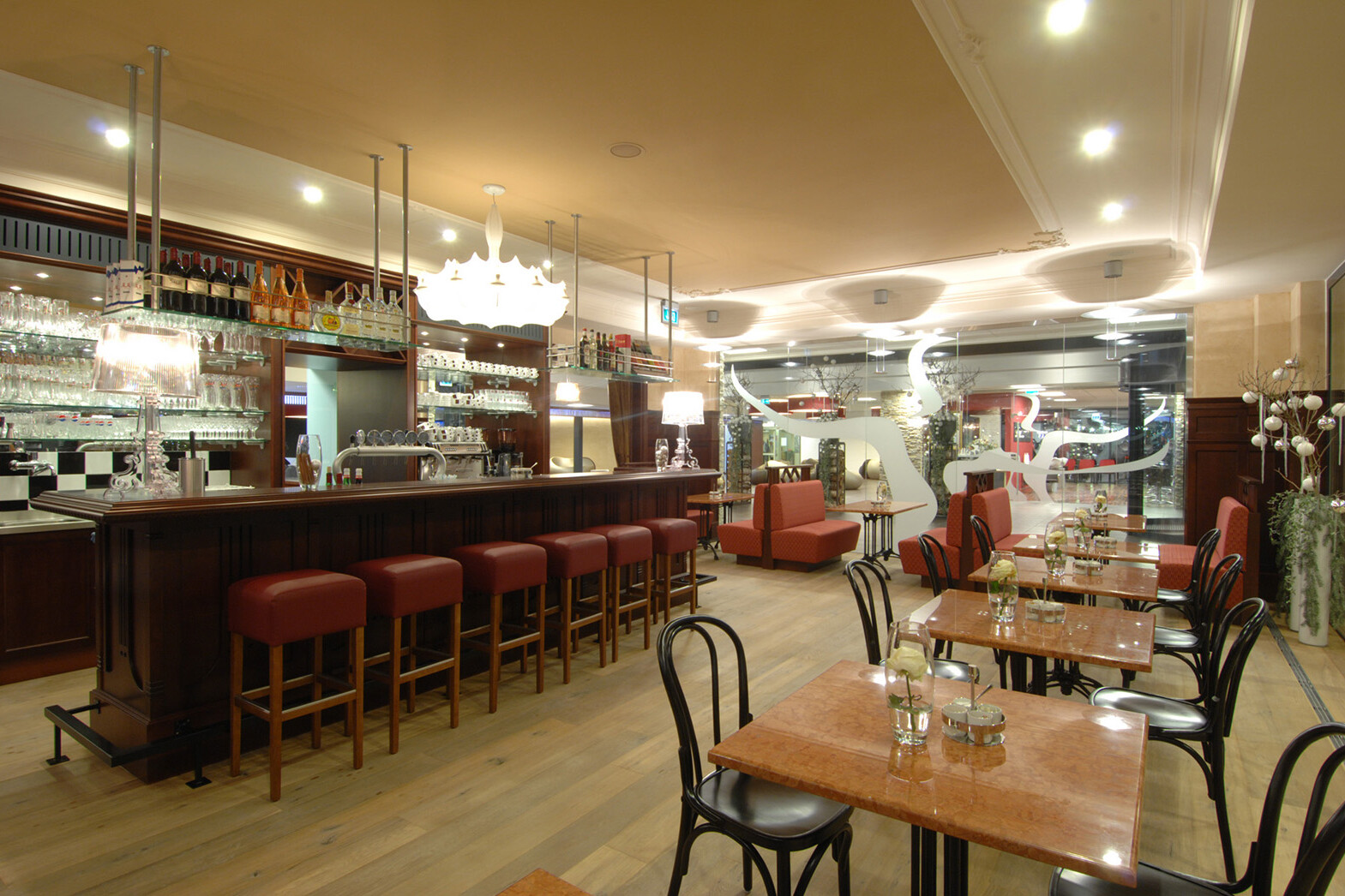 Nurglaswaende Referenzen Cafe johannesbad