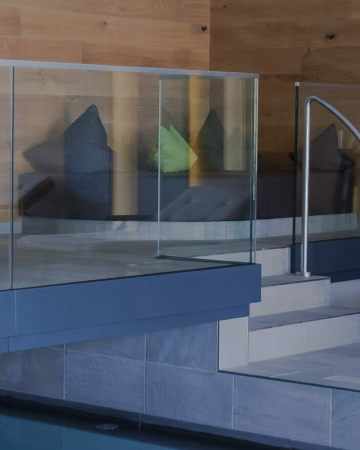 Glasgelaender Referenzen Wellness