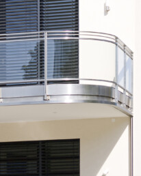 glasgelaender handlauf balkon